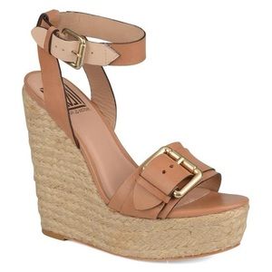 Pour la Victoire tan platform espadrille wedge sandals. Size 40.